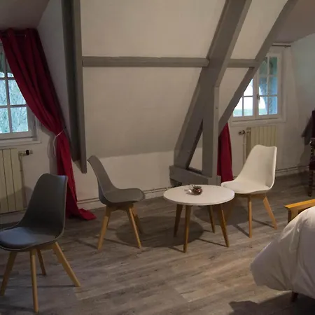 La Chaumiere De L'epine - Maison Paisible Entre Forets & Plages بيت للعطل *